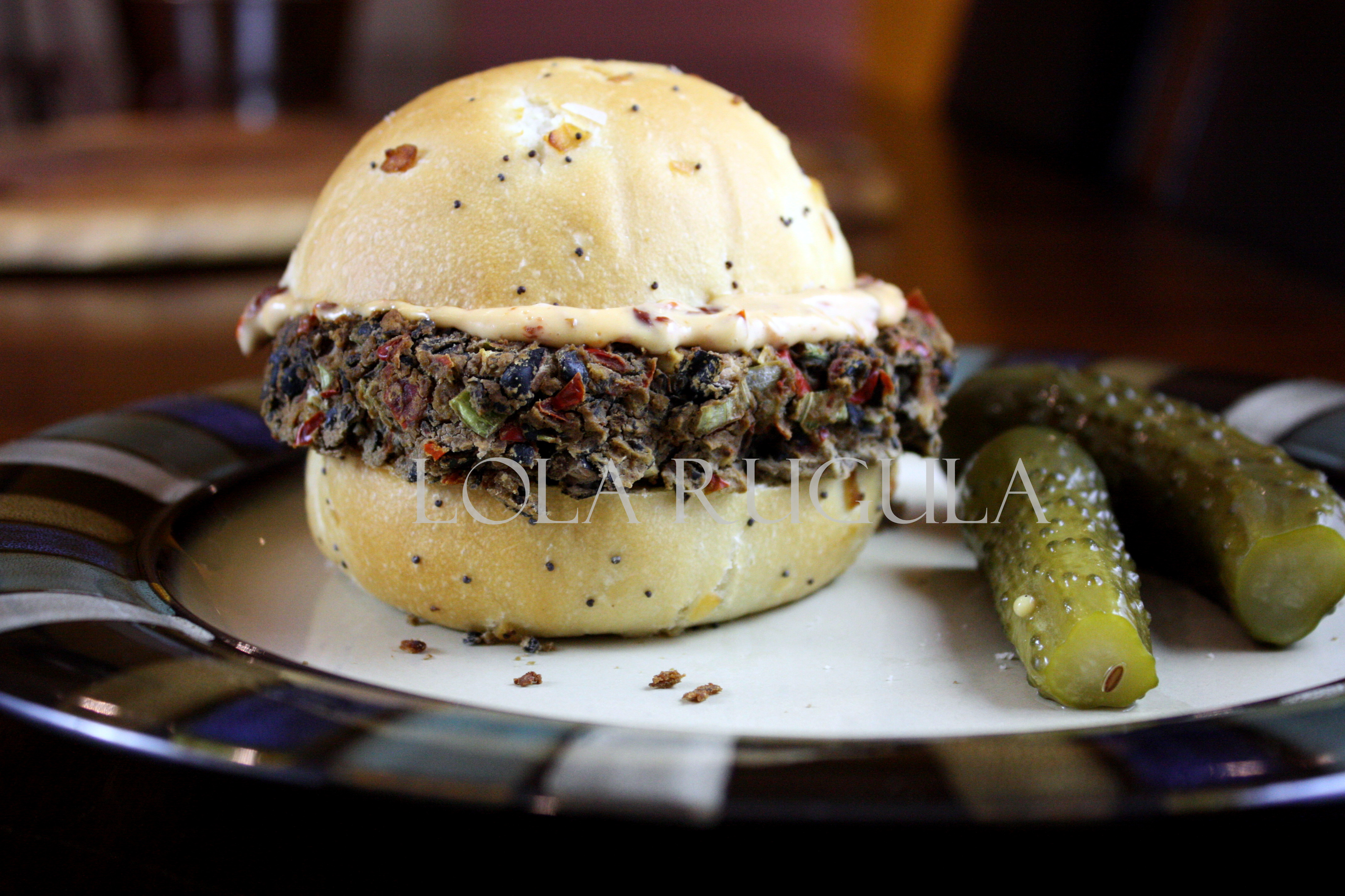 Black Bean Burgers with Chipotle Mayo – Lola Rugula